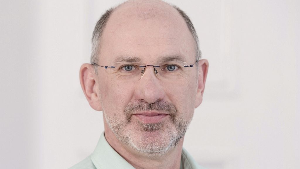 Gerd Nitschke, 1. Vizepräsident des BLLV Gerd Nitschke, 1. Vizepräsident des BLLV und zuständiges Präsidiumsmitglied für die Lehrerwaisenstiftung des BLLV