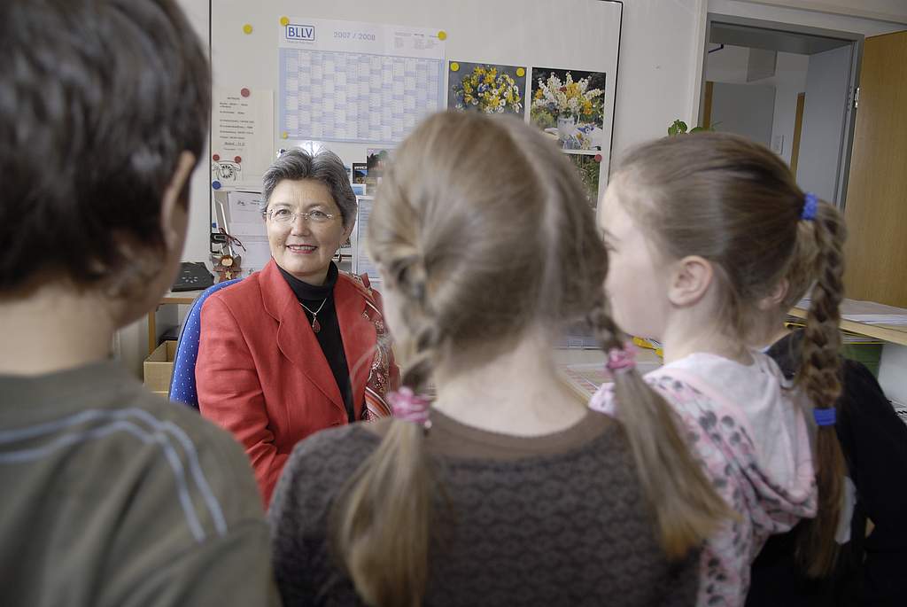 Für Grund- und Mittelschulen gibt es 78 neue Stellen in der Verwaltung