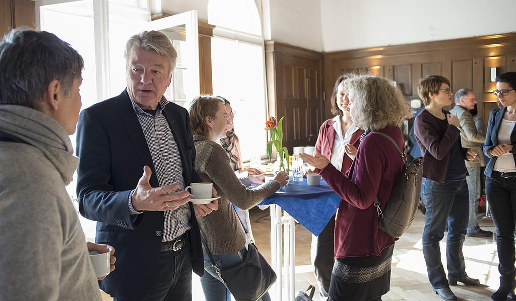 Ehrenpräsident Klaus Wenzel (zweiter von links) war auch gekommen.