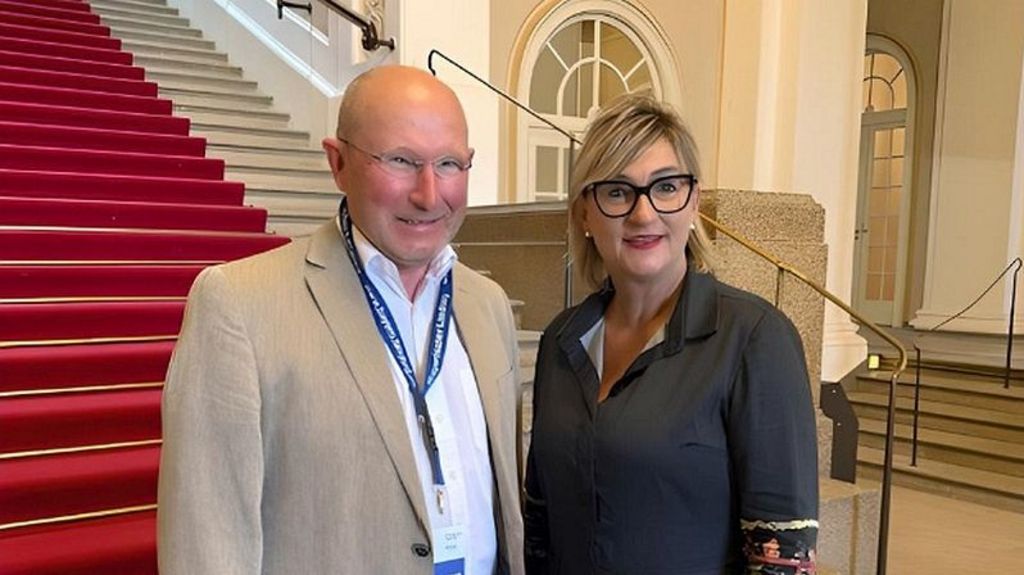 Jochen Fischer, Leiter der FG Förderlehrkräfte und BLLV-Präsidentin Simone Fleischmann
