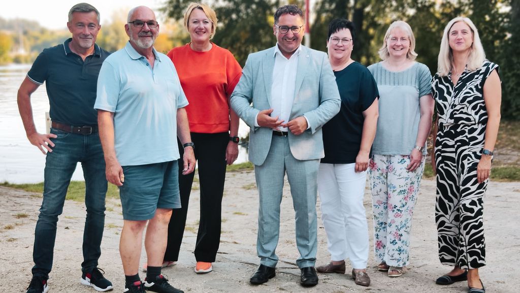 Manfred Seidl, BLLV Geschäftsführer Regensburg Land, Mitgliederverwaltung Oberpfalz, Fachgruppe Förderlehrer Oberpfalz; Rudi Straubinger, 2. Stellvertretender Vorsitzender im BBB Kreisausschuss Regensburg; Petra Falter, BLLV Kreisvorstandschaftsmitglied Regensburg Land; Tobias Gotthardt, MdL FREIE WÄHLER; Astrid Schels, BLLV Kreisvorsitzende Regensburg Land, ADB Oberpfalz; Alexandra Hutzler, Job Center Regensburg; Martina Sixt, Vorsitzende des BBB Kreisausschusses Regensburg