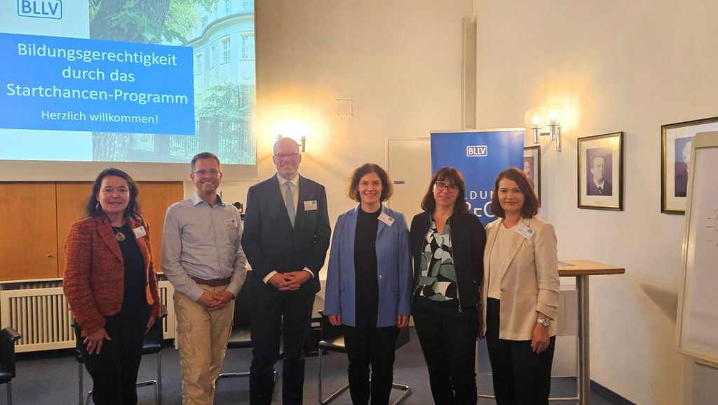 v.l.n.r.: Anita Henselmann (Stadt München), Martin Göb-Fuchsberger (MLLV), Philipp Pacius (KM), Stefanie Batmaca (MLLV), Brigitte Stelli (ALP Dillingen), Sabine Bösl (BLLV)